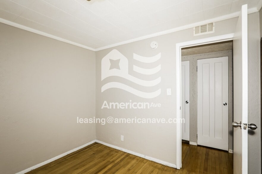 Building Photo - 1525 N Adams St