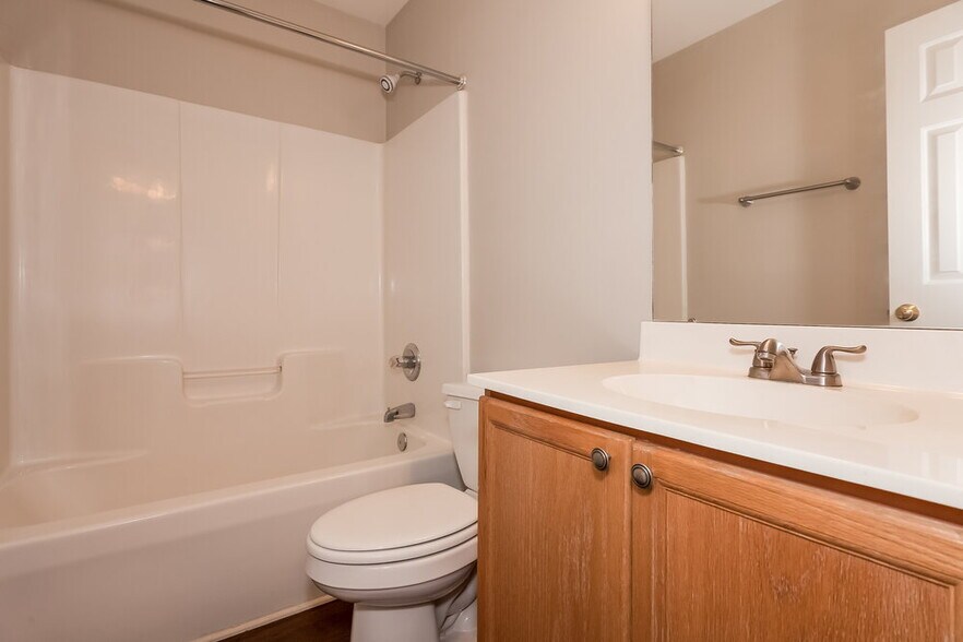 Building Photo - 3924 Huntmeadow Dr