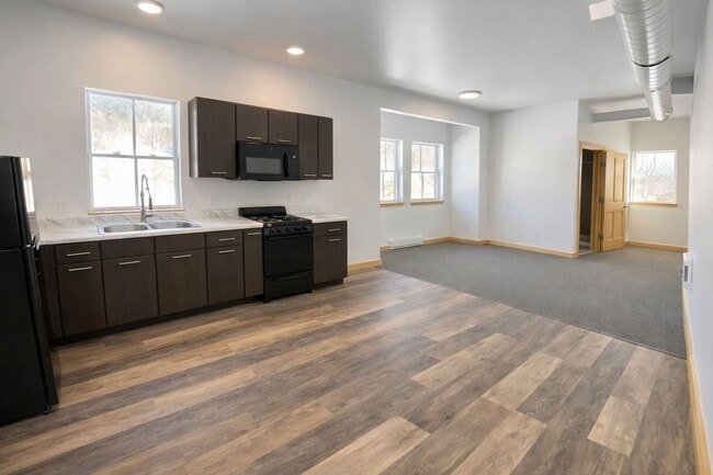 Building Photo - 2BD/1BA In Richmond - ?Half Off First Month’s Rent with Lease Starting by July 1?