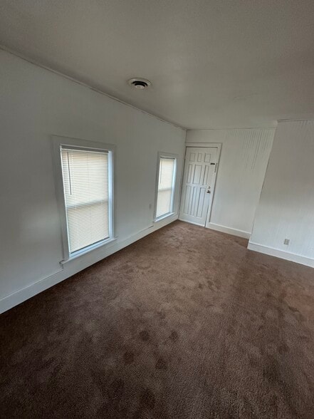 Building Photo - 4 Shepard St