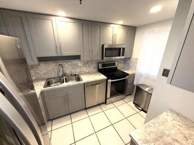 Primary Photo - 2788 Tennis Club Dr