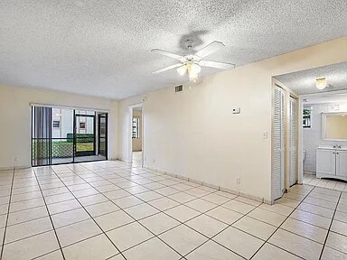 Building Photo - 3050 Norwood Pl