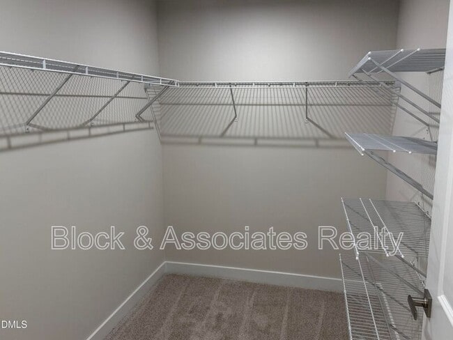 Building Photo - 1337 Rollman Farm Rd
