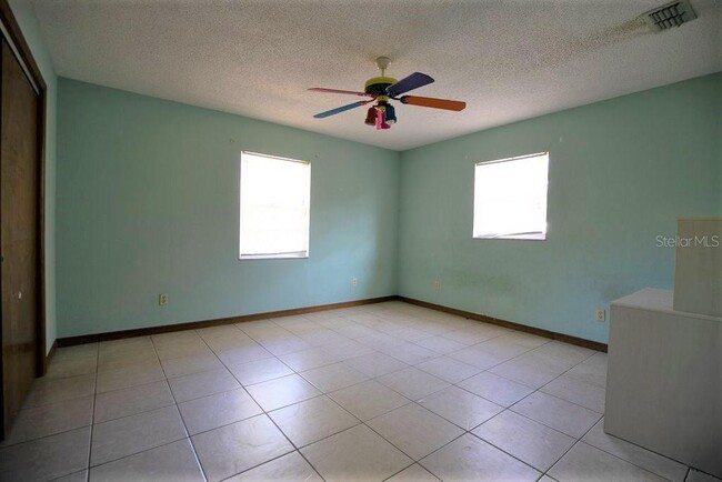 Building Photo - 124 Lakeview Dr