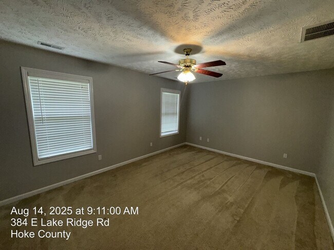 Building Photo - 384 E Lake Ridge Rd