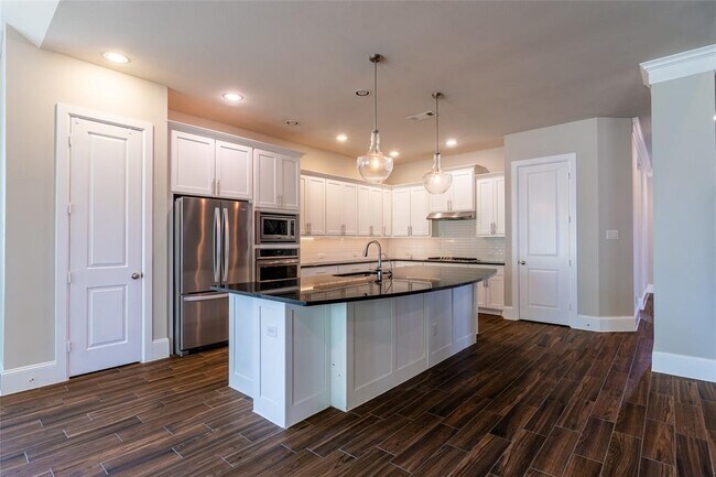 Building Photo - 31226 Shady Arbor Ln
