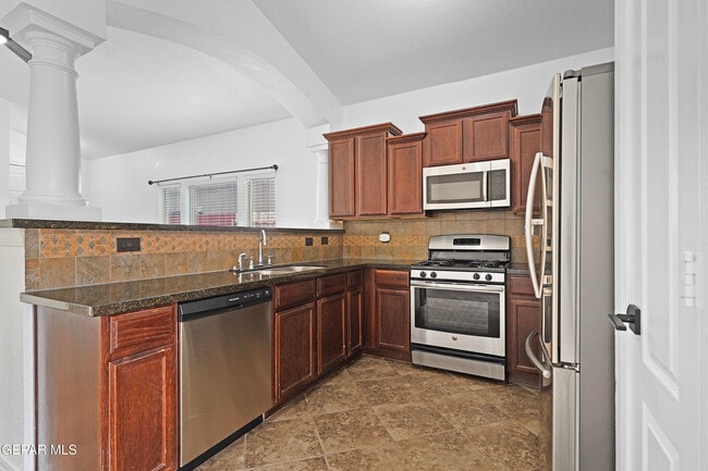 Building Photo - 14696 Jesus Almeida