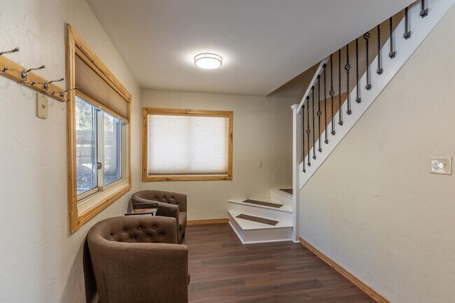 Building Photo - 1810 Shenandoah Dr