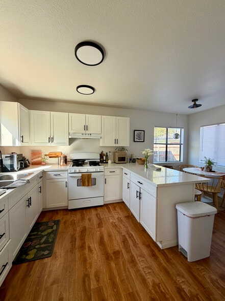 Building Photo - 310 W Simpson St