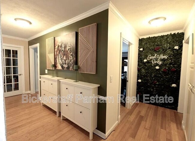 Building Photo - 5811 Canterbury Dr