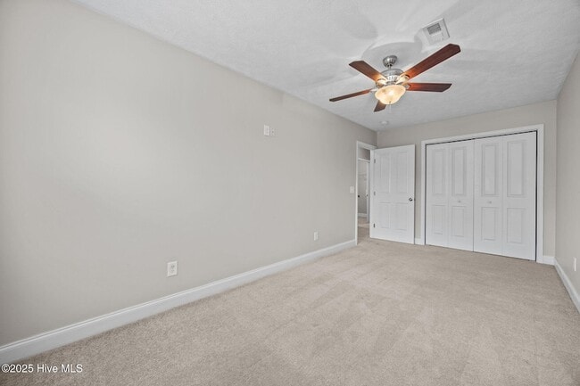 Building Photo - 123 Lightwater Dr