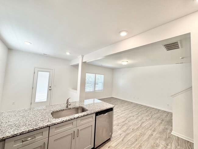 Building Photo - Beautiful Paired Home minutes from I-85 3br 2.5 ba with 2 car garage