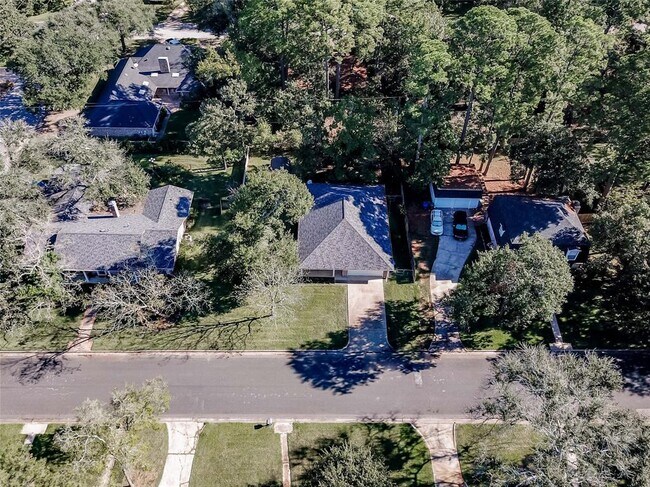 Building Photo - 203 Pine Valley