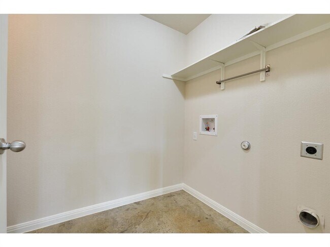 Building Photo - 4504 Halliday Ave