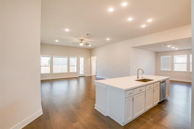 Building Photo - 2900 Miletto Dr