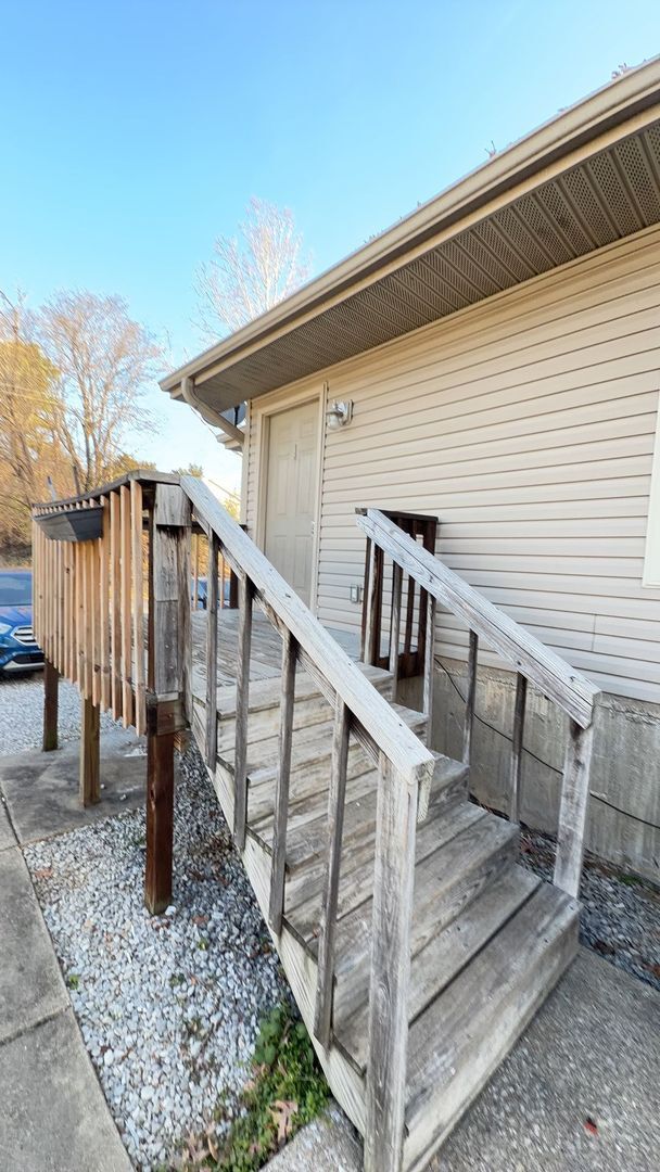 Building Photo - 2 Bedroom 1 bathroom Apartment in Wickliffe