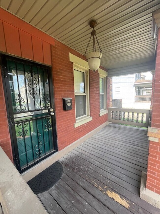 Building Photo - 472-474 E. Gates Street