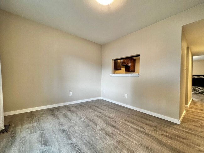 Building Photo - Charming 2 Bed 1.5 Bath Townhome in West Fort Collins!