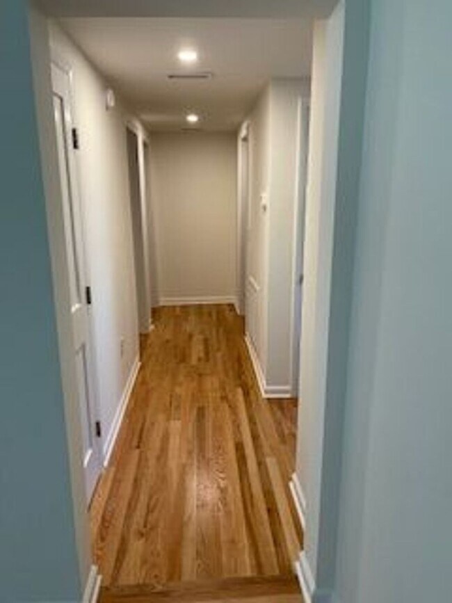 Building Photo - 664 Windermere Blvd