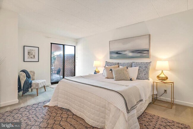 Building Photo - 100 Severn Ave