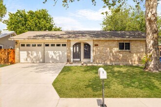 Building Photo - 224 Anhalt Dr