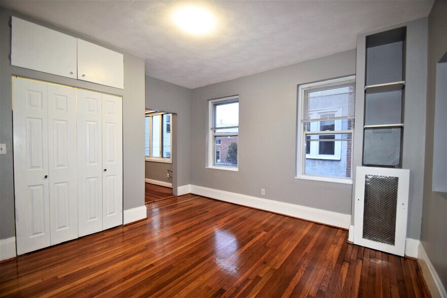 Building Photo - 83 Glenville Ave