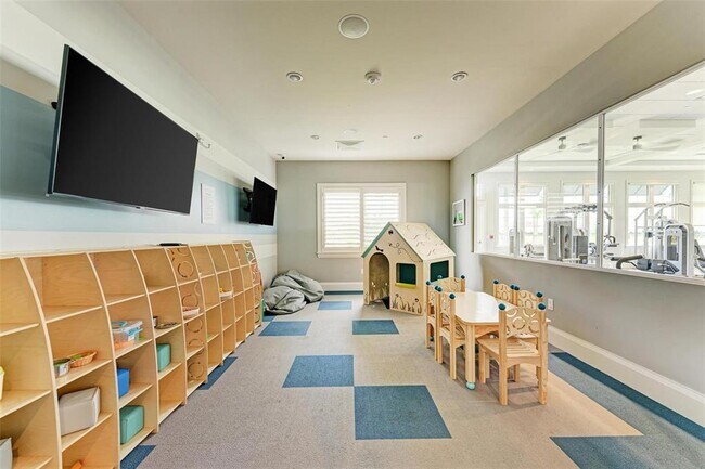 Building Photo - 15164 Sunny Day Dr