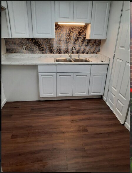 Building Photo - 5830 Balsam Rd