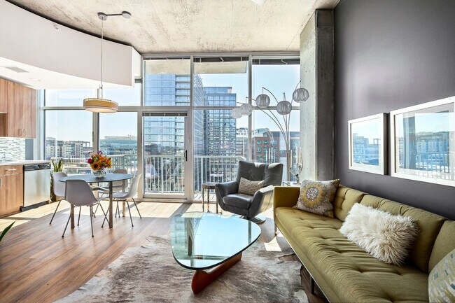 Living area - 1700 Bassett St