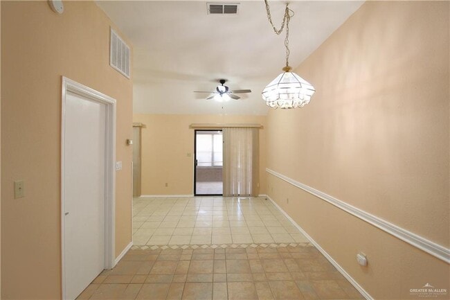Building Photo - 1408 Circle Dr