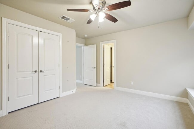 Building Photo - 10504 Prezia Dr