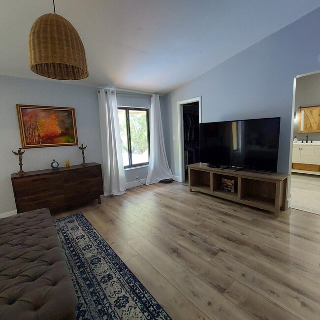 Building Photo - 3871 Alcantara Ave