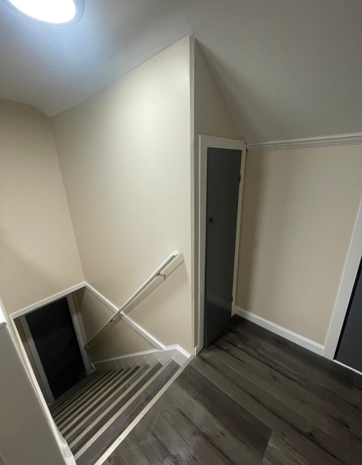 Building Photo - 350 4th St