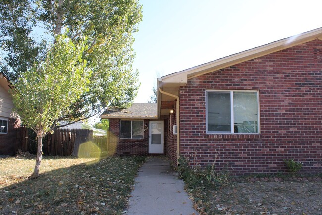 Building Photo - Wonderful Remodeled Duplex in the Heart of...