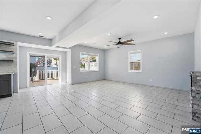 Building Photo - 85 Beckwith Pl