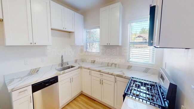 Building Photo - 2709 C St