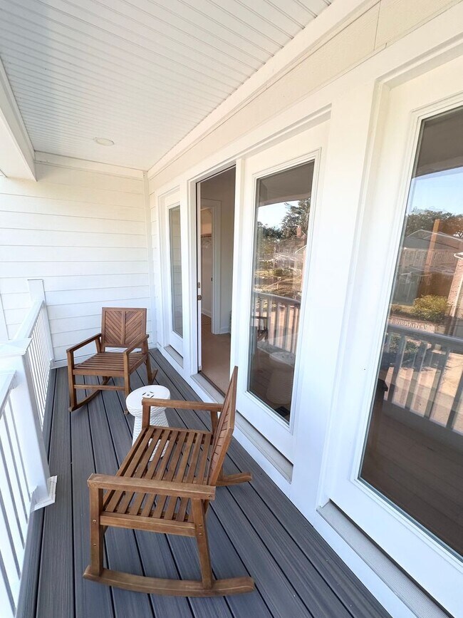 Building Photo - 2024 Built | Fully Furnished Modern Oceanf...