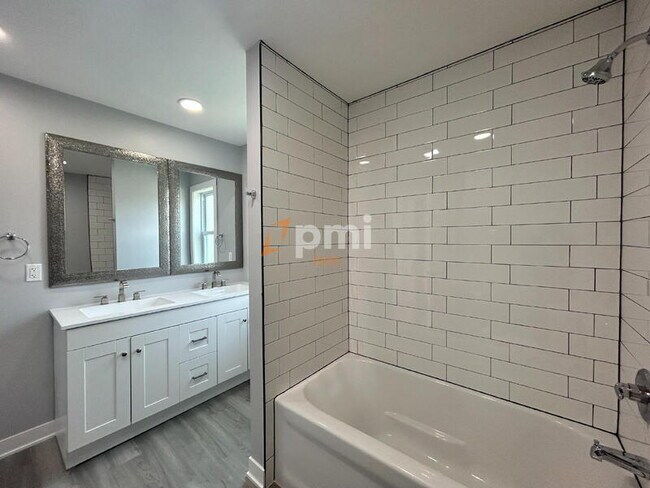Building Photo - 5212 Torrence Ave