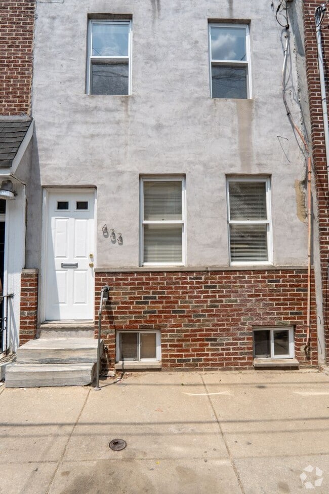 Building Photo - 633 Dudley St