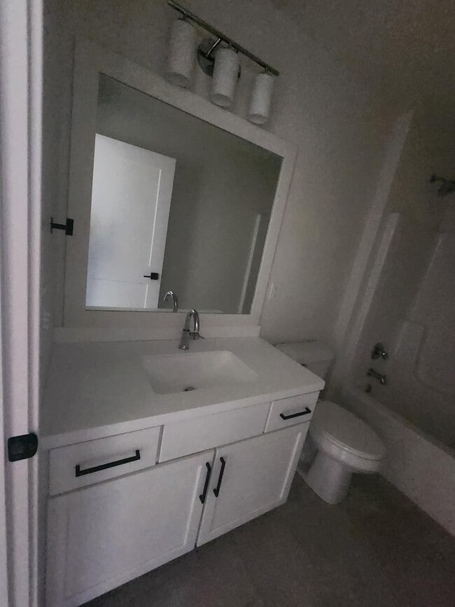 Building Photo - 4216 E Cypress Pl