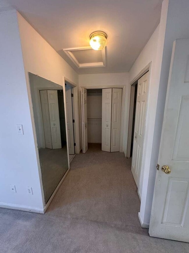 Building Photo - 10159 Forest Hill Cir