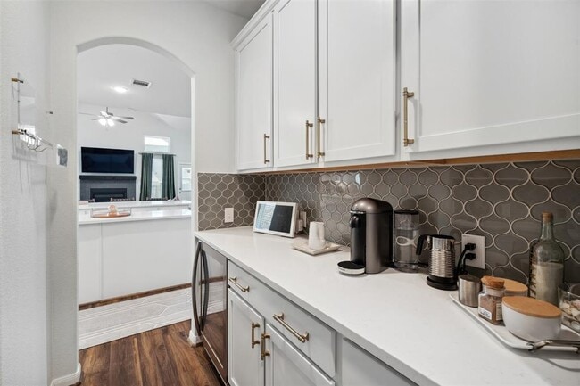 Building Photo - 112 Allora Pl