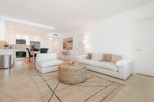 Building Photo - 2301 Collins Ave