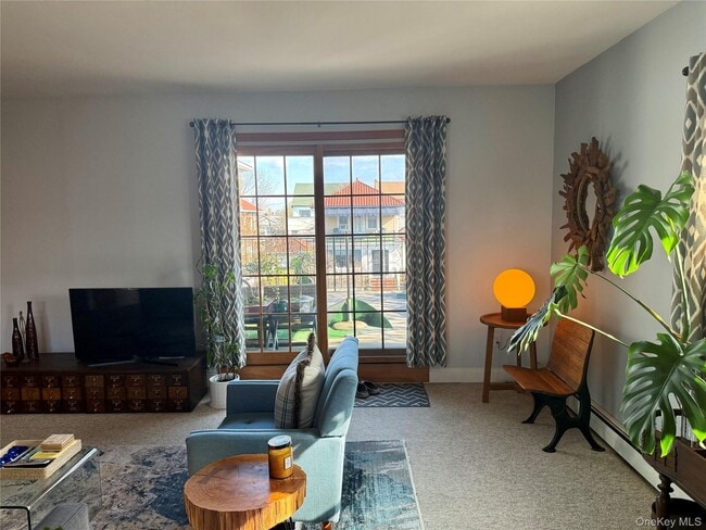 Building Photo - 322 E Beech St