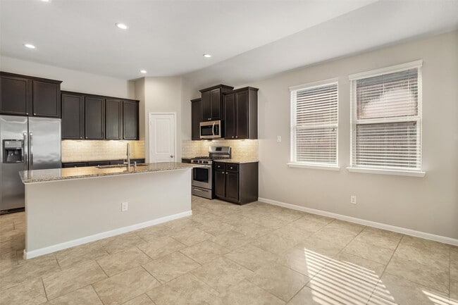 Building Photo - 2722 Kaman Ln