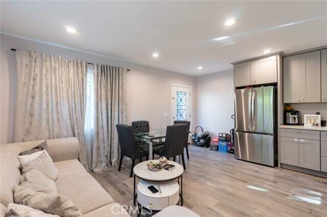 Building Photo - 7647 Amestoy Ave