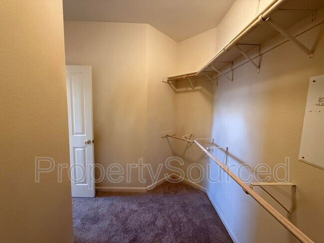 Building Photo - 2080 Picadilly Ct