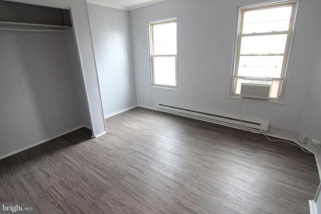 Building Photo - 107 W 3rd St