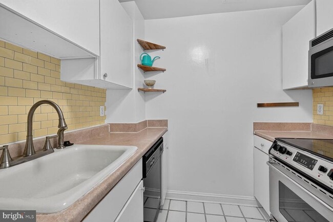 Building Photo - 1736 18th St NW