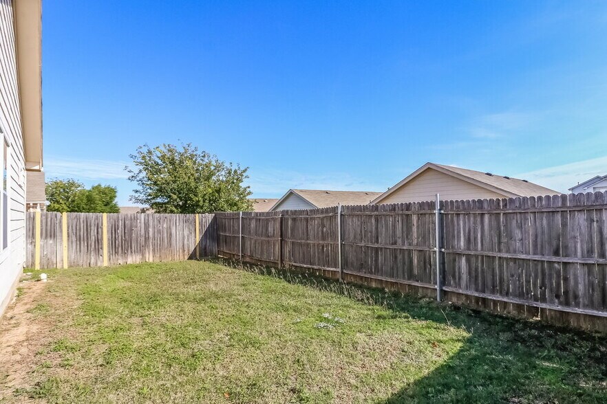 Building Photo - 6440 Regina Dr